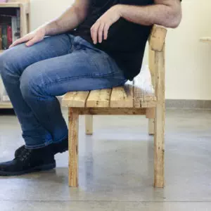 ספסל גינה עם משענת מעץ ממוחזר